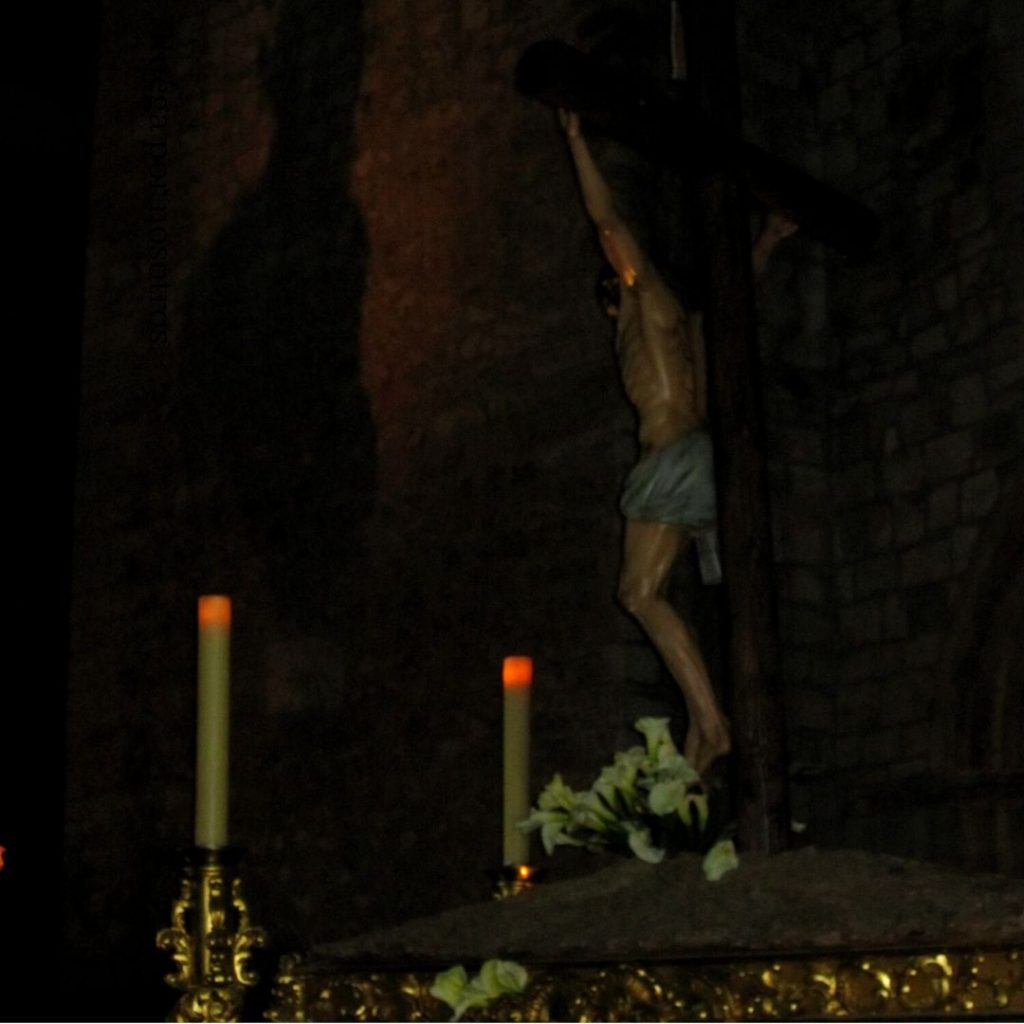 Cristo yendo al guardapasos, palabra que relaciona el idioma con la cultura